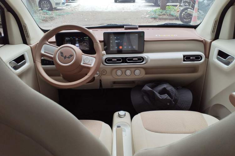 Used Wuling Hongguang MINIEV 2024 3rd Generation 215km Advanced Version