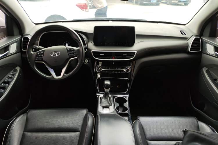 Used Hyundai Tucson 2019 280TGDi Dual-Clutch Two-Wheel Drive Luxury Edition China V Standard
