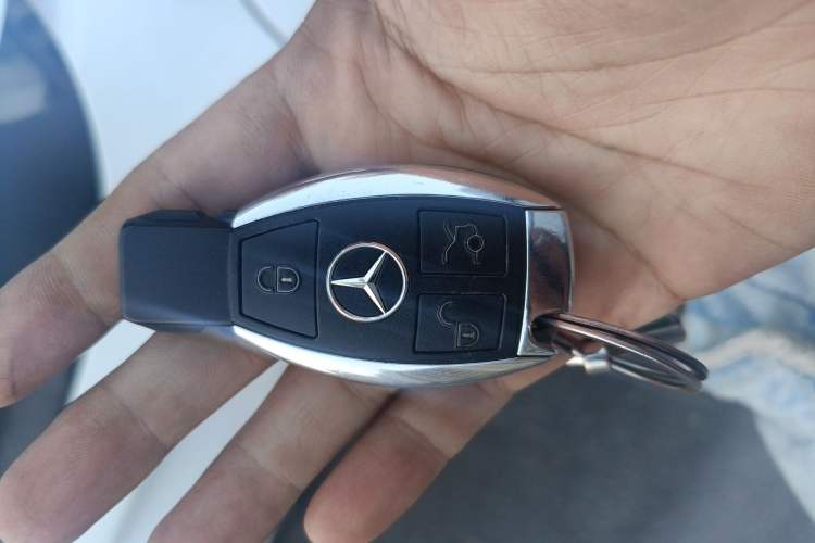 Used Mercedes-Benz C-Class 2017 C 200 L Sport Edition Vehicle Key