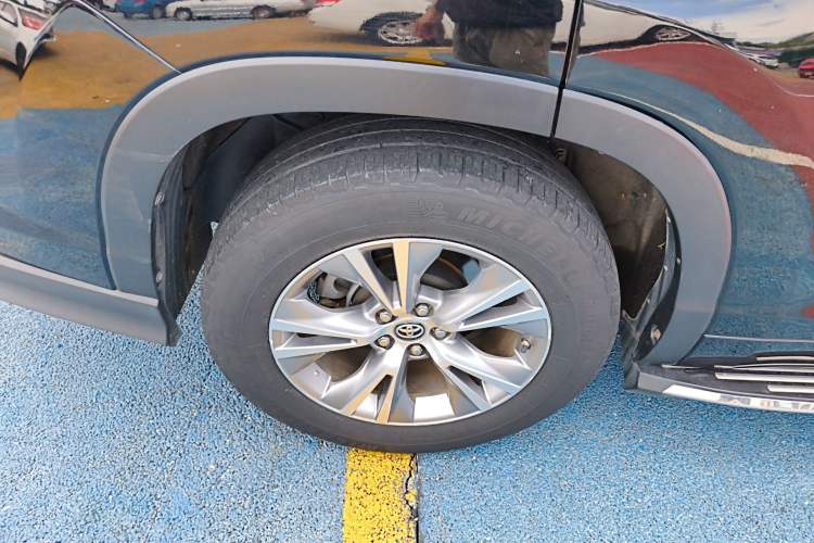 Used Toyota Highlander 2015 2.0T Two-Wheel Drive Elite Edition 7 Seats
