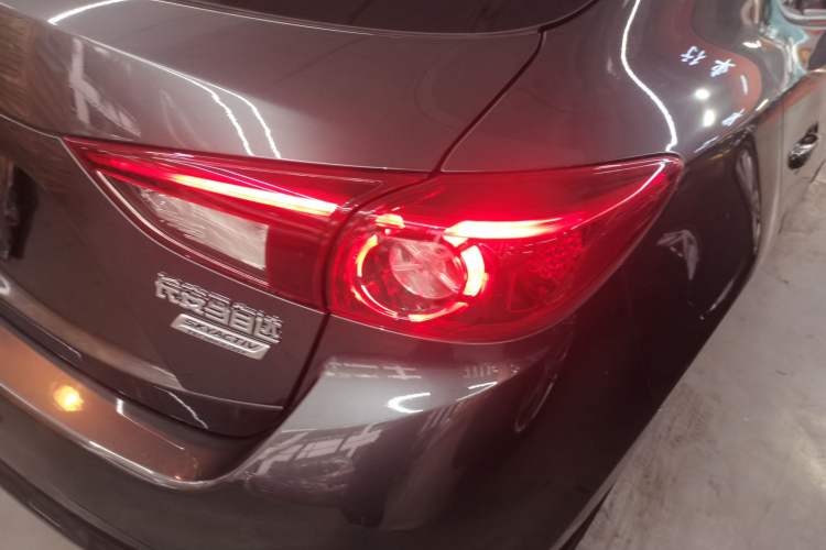 Used Mazda 3 Axela 2019 Cloud-Controlled Version Hatchback 1.5L Automatic Luxury Model Emission Standard China V Exterior 7