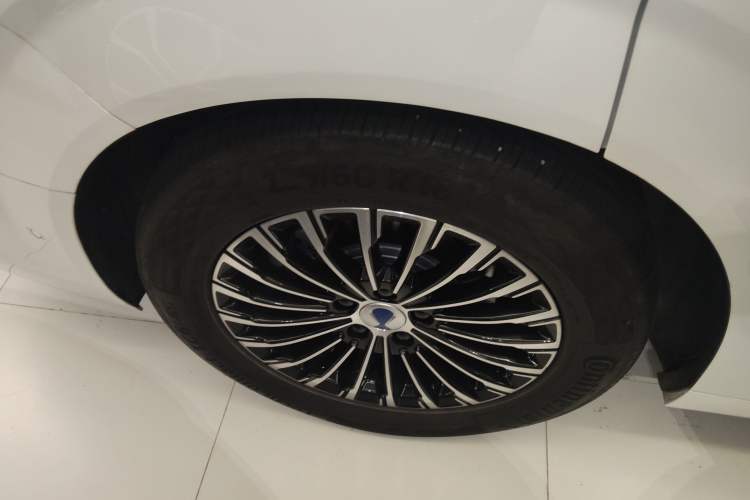 Used Denza D9 2022 DM-i 970 Four-Wheel Drive Flagship Model
