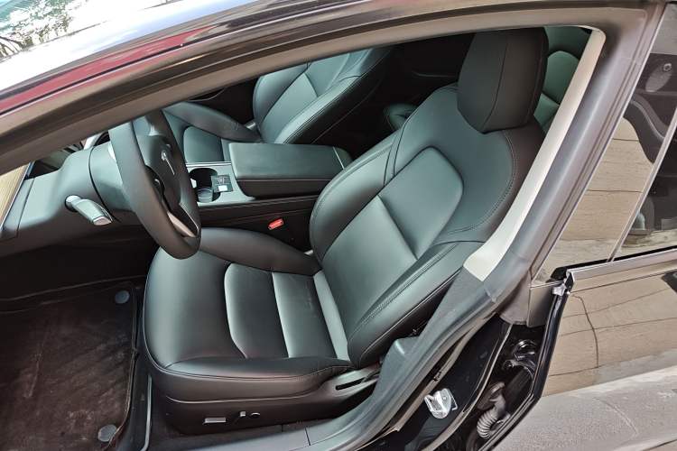 Used Tesla Model 3 2022 Rear-Wheel-Drive Version Left Front Seat