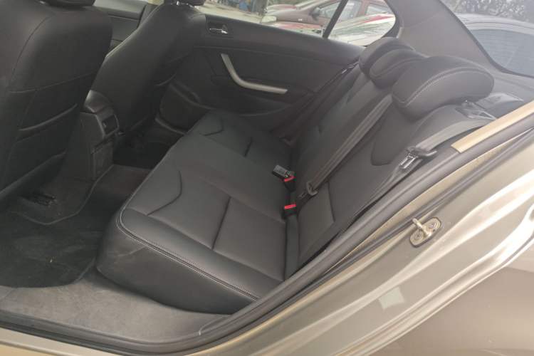 Used Peugeot 408 2013 1.6L Manual Comfort Edition