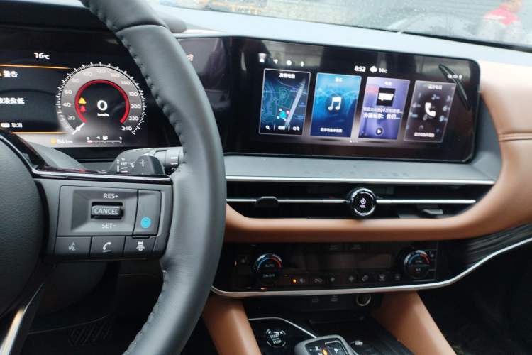 Used Nissan Pathfinder 2024 380 VC-TURBO Four-Wheel Drive Intelligent Driving Version 6 Seats Audio And AC Panel