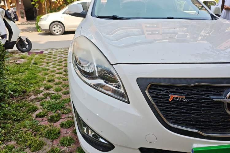 Used Haima Fumei 2015 1.5T Automatic Prestige Model Right Front Headlight