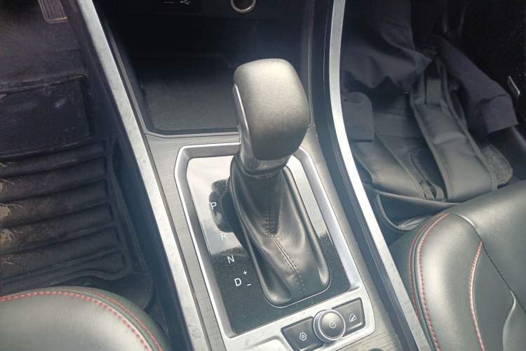 Used Chery Tiggo 3X 2021 Diamond Edition 1.5L CVT 3-Carat Gear Lever