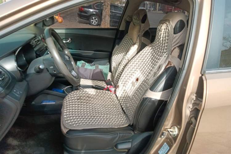 Used Kia K2 2012 Sedan 1.4L MT GLS Commemorative Edition
