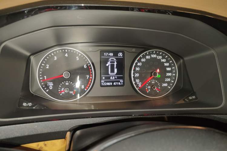 Used Volkswagen Caravelle 