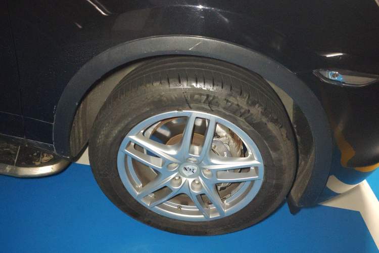 Used Porsche Cayenne 2011 Cayenne 3.0T Right Front Wheel Hub