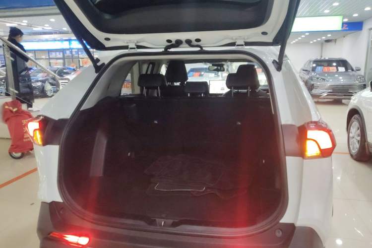 Used Toyota RAV4 2020 2.0L CVT 4x4 Style PLUS Edition