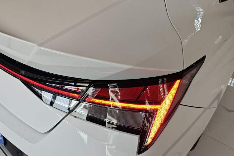 Used Hyundai Elantra 2023 1.5L CVT LUX Prestige Edition Right Rear Taillight