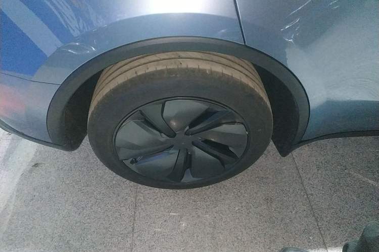 Used Tesla Model Y 2025 Rear-Wheel-Drive Version