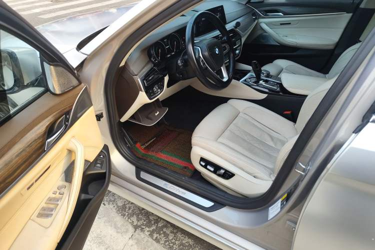 Used BMW 5 Series New Energy 2018 530Le Luxury Package Driver Seat