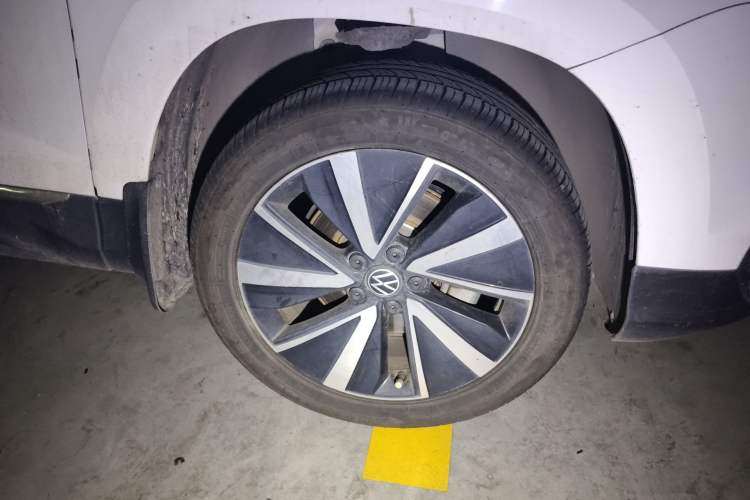 Used Volkswagen Tharu 2023 300TSI Two-Wheel-Drive Moonlight Edition
