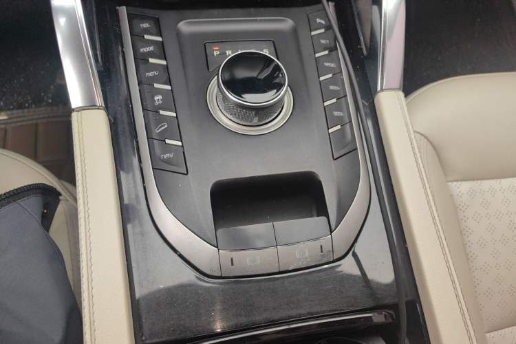 Used Zotye T700 2017 1.8T Dual-Clutch Luxury Model