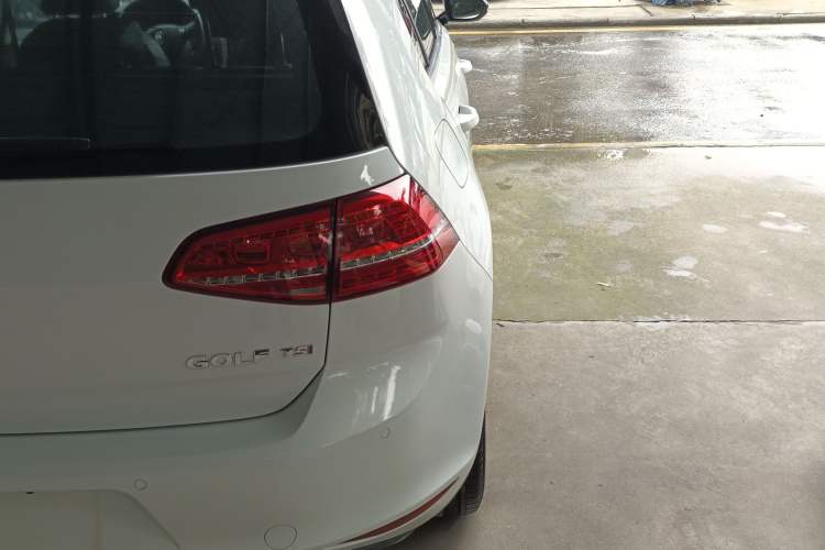 Used Volkswagen Golf 2015 1.4TSI Automatic Luxury Model
