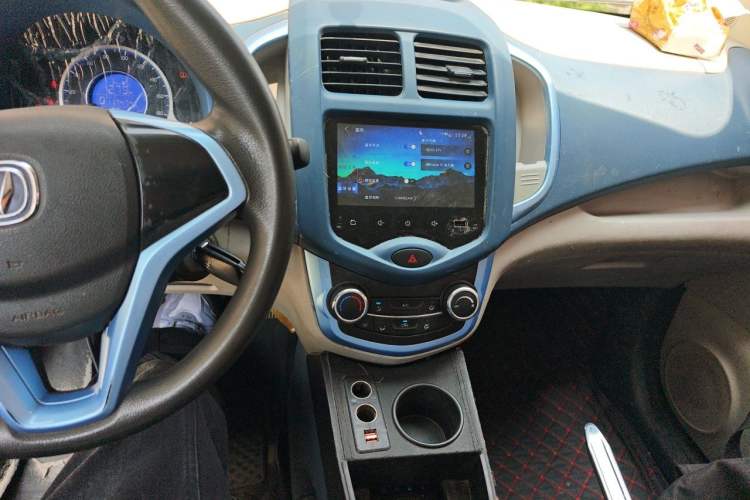 Used CHANGAN Benni E-Star 2021 National Edition Colorful Version Lithium Iron Phosphate (31.86 kWh) Audio And AC Panel