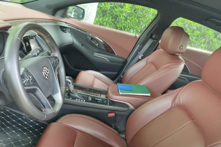 Used Buick LaCrosse 2013 2.4L SIDI Elite Comfort Version Left Front Seat