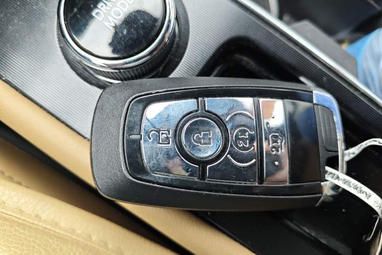 Used Lincoln Corsair 2021 2.0T Two-Wheel-Drive Luxury Edition Vehicle Key