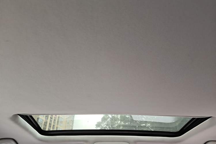 Used Volkswagen Sagitar 2017 230TSI Automatic Comfort Version Headliner