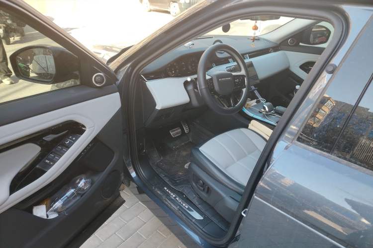 Used Land Rover Range Rover Evoque 2024 Aurora L 249 PS Prestige Light-Chasing Edition