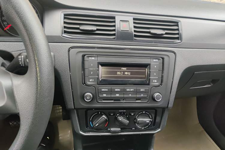 Used Volkswagen Santana 2019 1.5L Manual Fashion Edition China VI Standard
