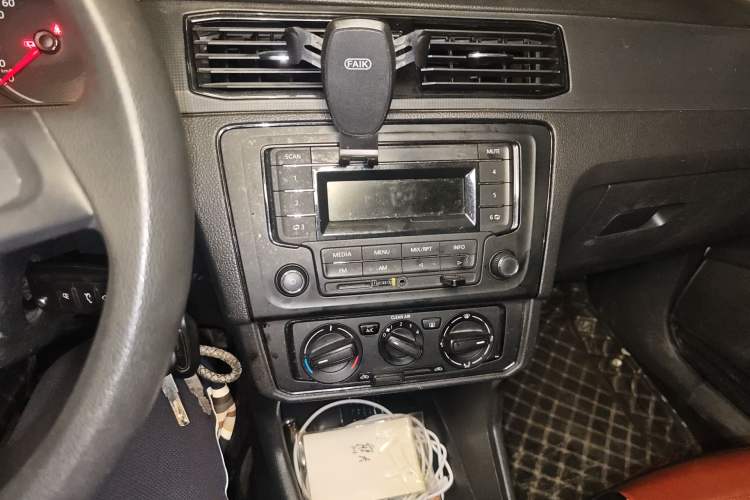 Used Volkswagen Santana 2019 1.5L Manual Fashion Edition China VI Standard