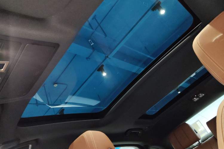 Used Jaguar XFL 2024 2.0T P300 Four-Wheel Drive Flagship Sport Gold Edition