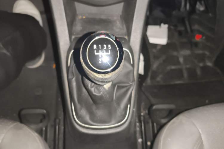 Used Chevrolet Aveo Sonic 2011 Sedan 1.6L Manual Transmission SX