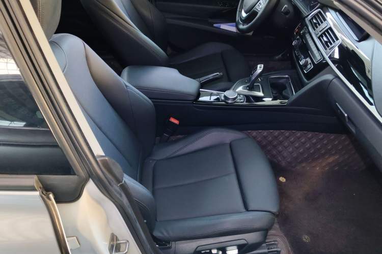 Used BMW 3 Series GT 2018 320i Sport Edition
