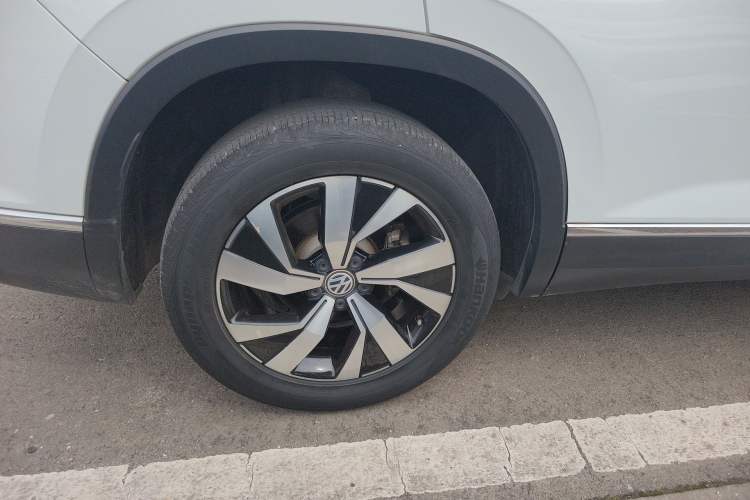 Used Volkswagen Tayron 2020 330TSI Two-Wheel Drive Luxury Smart Connectivity Version Right Rear Wheel Hub