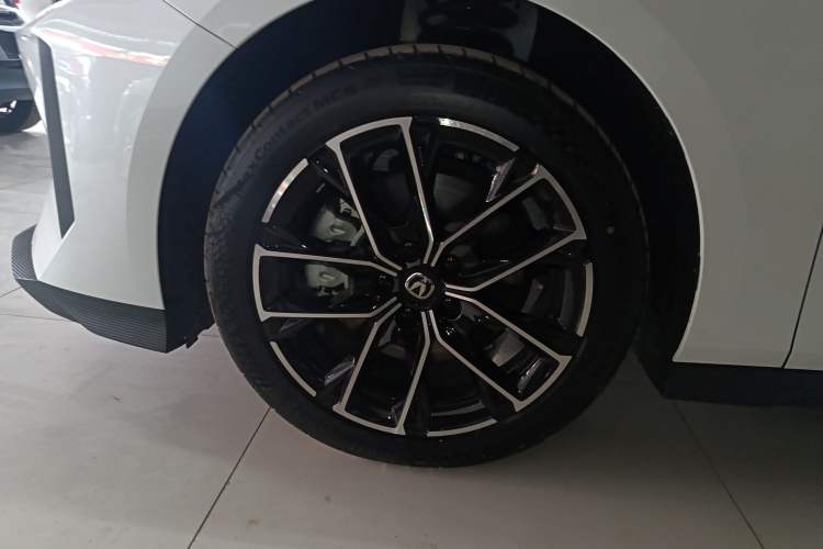 Used CHANGAN UNI-V iDD 2024 Blue Whale Smart Electric iDD 136km Luxury Model