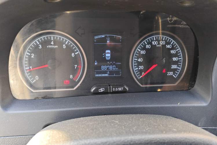 Used FORTHING Joyear X5 2013 1.6L Manual Luxury Model China IV Standard