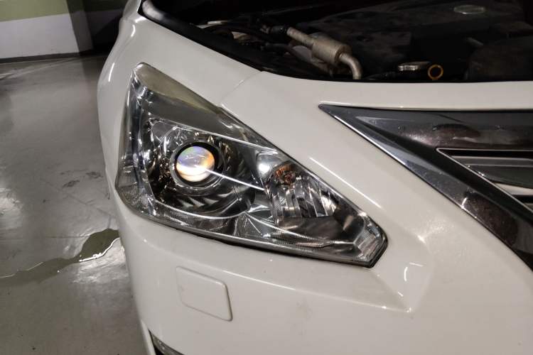 Used Nissan Teana 2013 2.5L XL Leading Edition Right Front Headlight