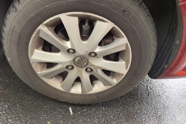 Used Buick Excelle 2013 1.5L Automatic Classic Model Right Front Wheel Hub