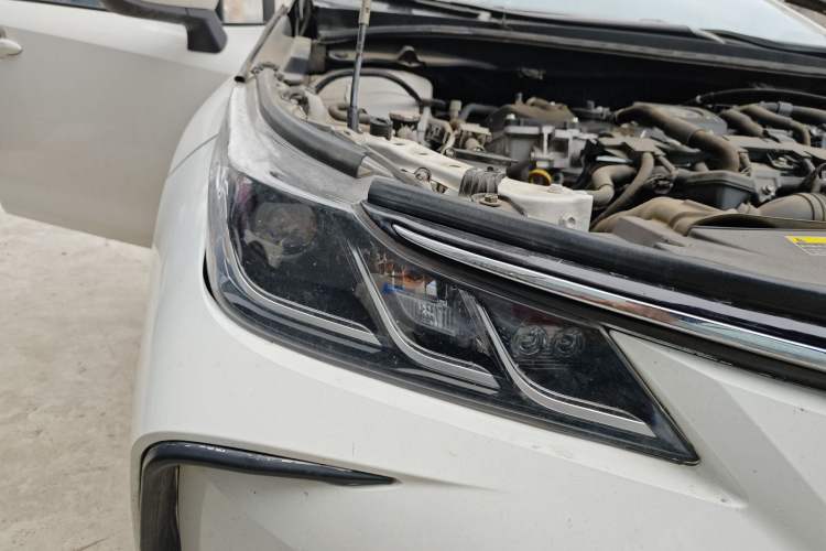 Used Toyota Corolla 2023 1.8L Smart Electric Hybrid Dual-Motor Pioneer Edition Right Front Headlight