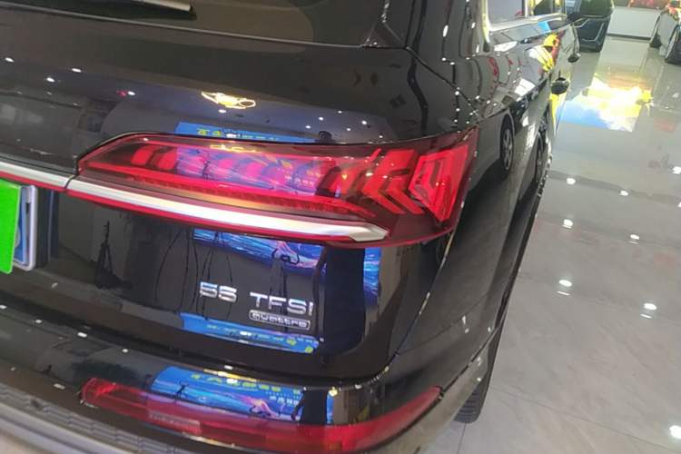 Used Audi Q7 2021 55 TFSI quattro S line Sport model