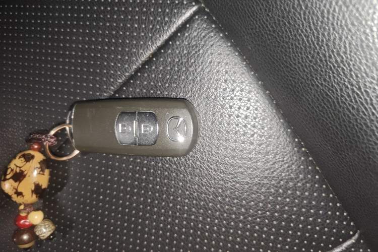 Used Mazda CX-5 2015 2.0L Automatic Two-Wheel Drive Urban Version
