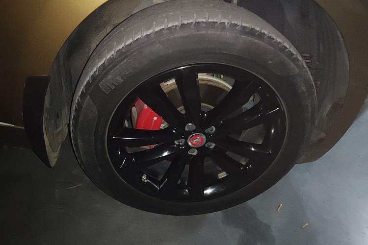 Used Jaguar F-PACE 2016 3.0 SC Four-Wheel Drive S High-Performance First-Edition Limited Model