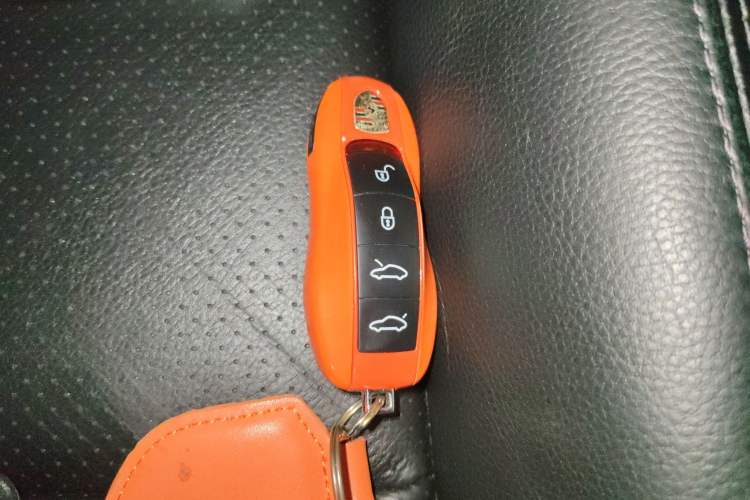 Used Porsche 718 2016 Cayman 2.0T
