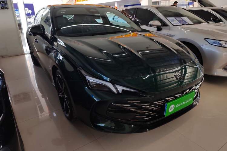 Used MG 7 2023 2.0T Automatic Trophy+ Ignition Glory Edition
