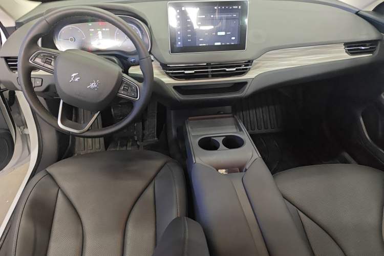 Used Hongqi E-QM5 2025 500km Range Commuter Version