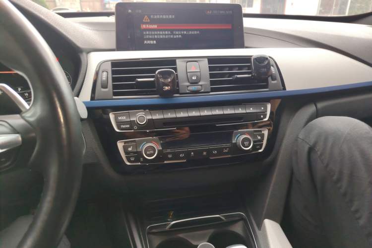 Used BMW 3 Series GT 2018 330i xDrive M Sport Edition Audio And AC Panel