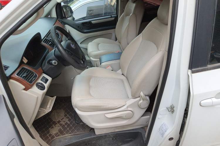 Used SAIC MAXUS G10 2016 2.0T Automatic Fashion Edition Left Front Seat