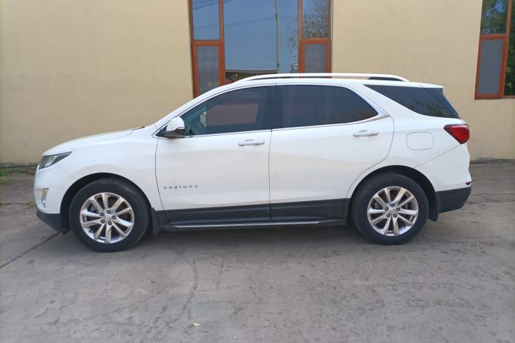 Used Chevrolet Equinox 2017 550T Automatic All-Wheel-Drive Top-Tier Version