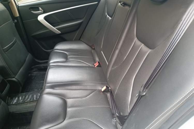 Used Geely Auto Emgrand 2017 Sedan Million Edition 1.5L CVT Upward Connectivity Version
