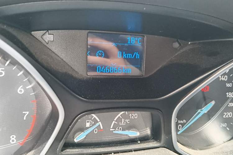 Used Ford Focus 2015 Sedan 1.6L Manual Fashion Edition