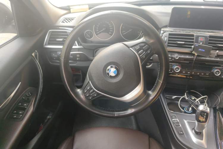 Used BMW 3 Series 2019 320Li Fashion Model Steering Wheel