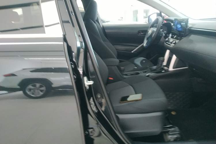 Used Toyota FRONTLANDER 2023 2.0L CVT Leading Edition
